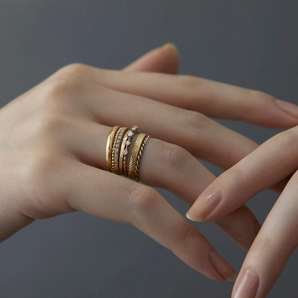 2.3mm Faceted Band | R3502