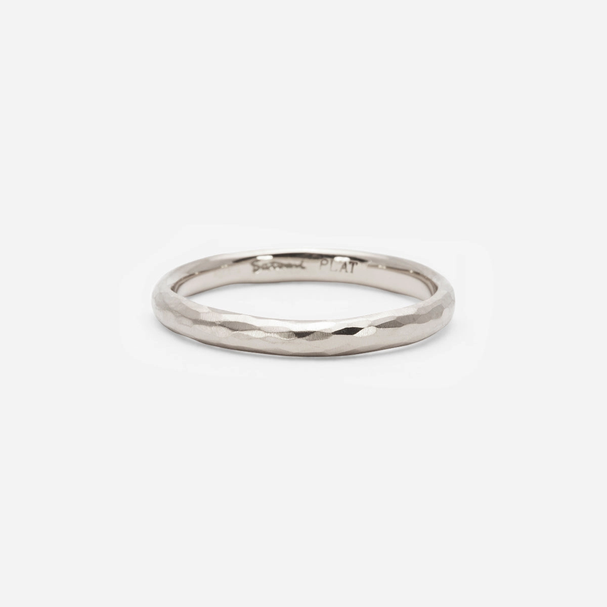 2.5mm Half Round Hammered Band | R18001