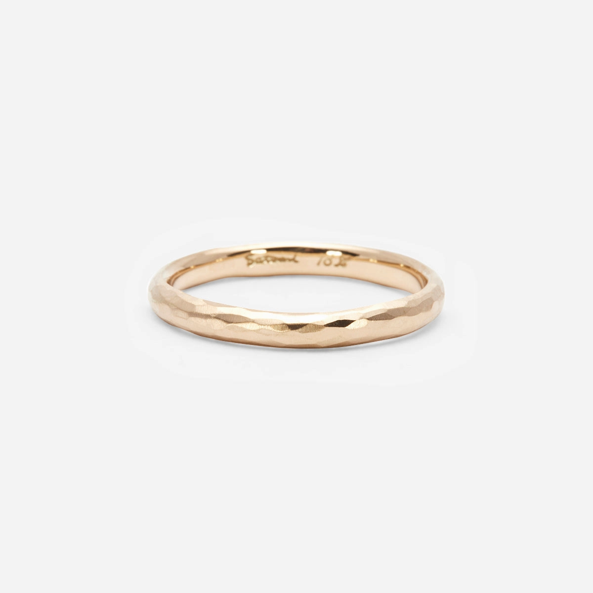 2.5mm Half Round Hammered Band | R18001