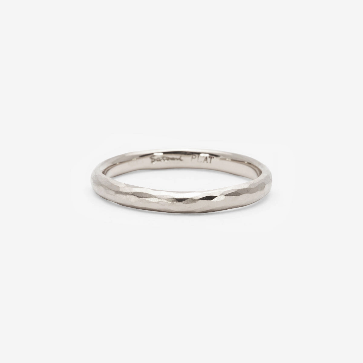 2.5mm Half Round Hammered Band | R18001