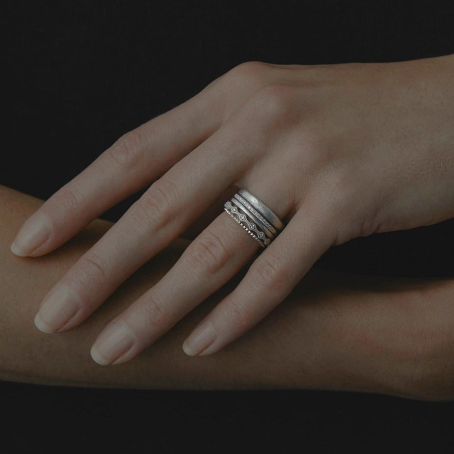 2.8mm Rough Rounded Band | R3503