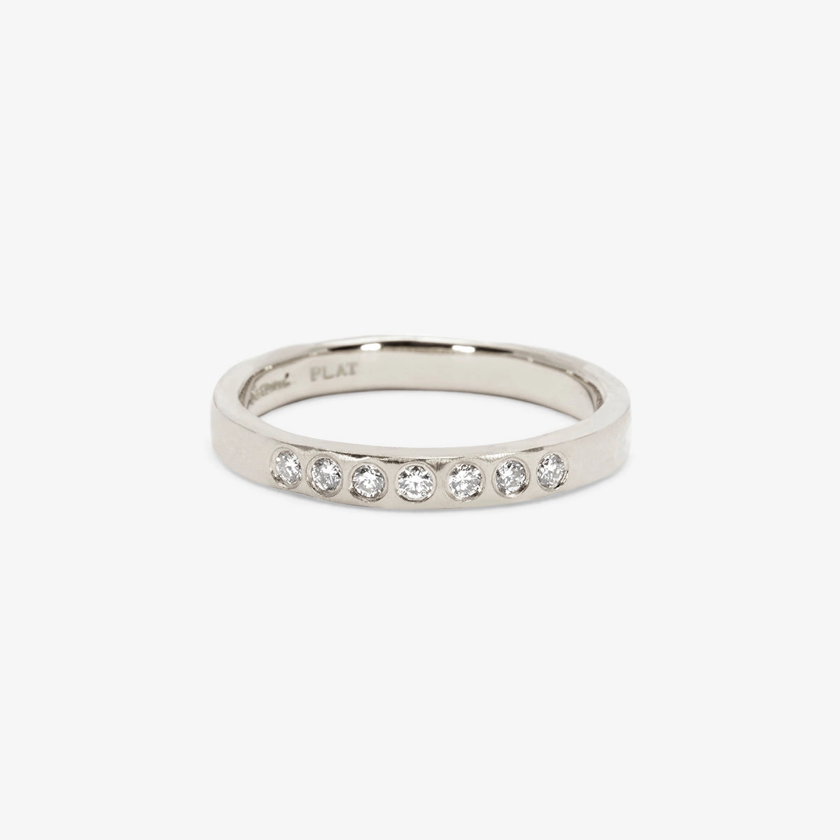 2.8mm Seven White Diamonds Band | R16002W