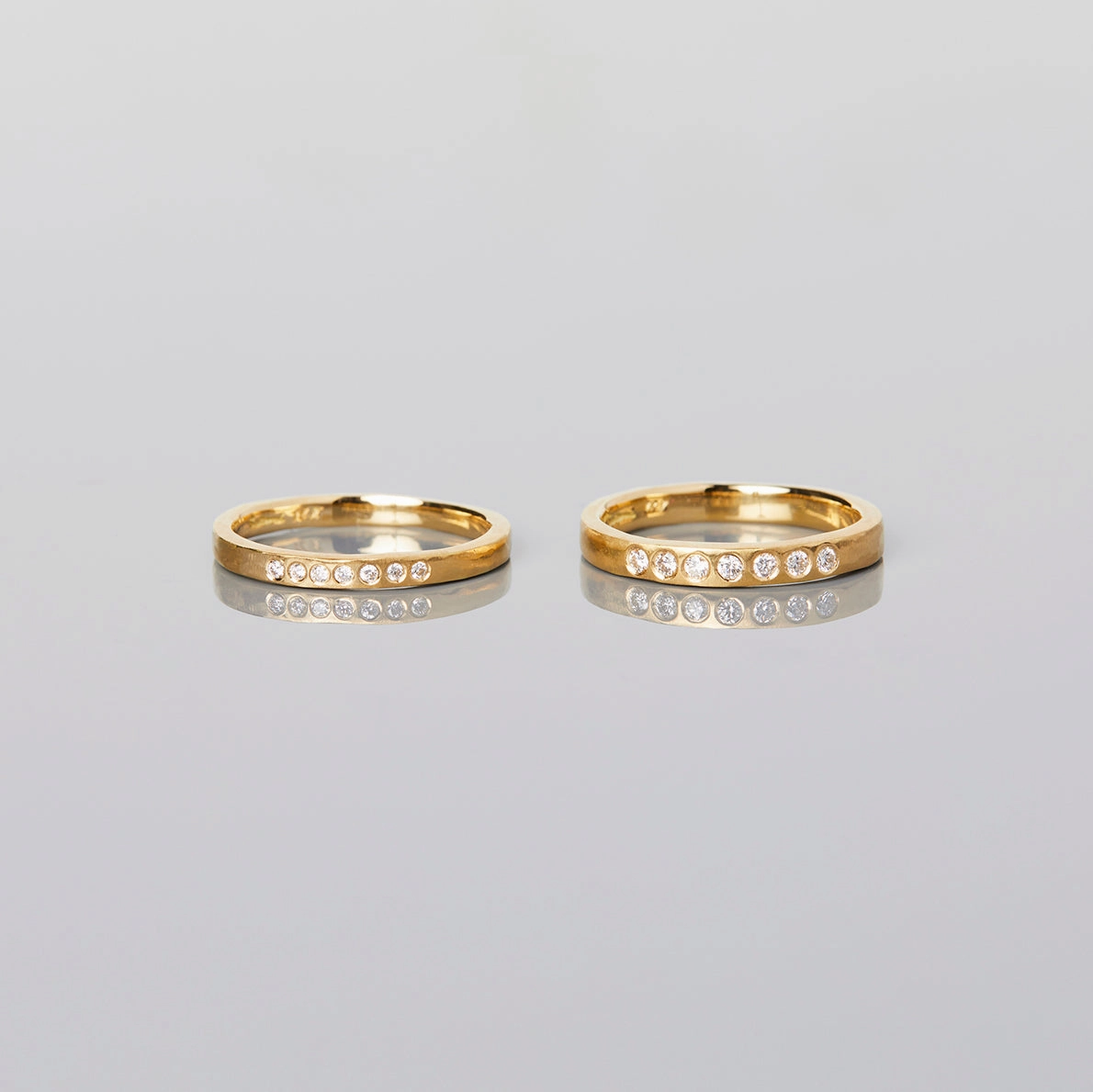 2.8mm Seven White Diamonds Band | R16002W