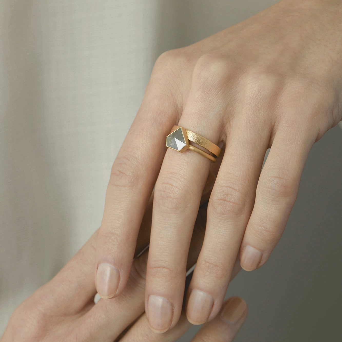 3.7mm Square Gilded Band | MR0116