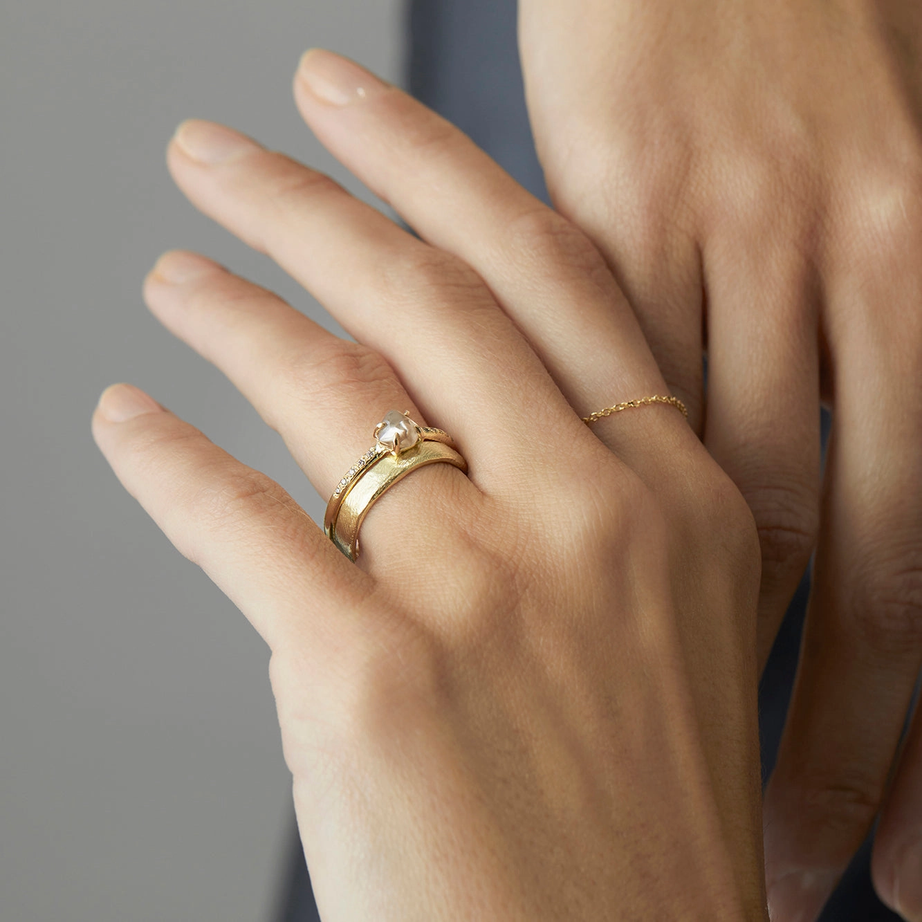 3.8mm Organic Textured Band | R14001