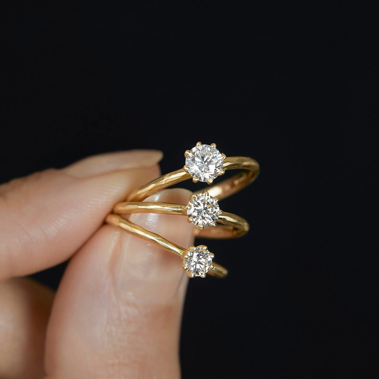 4.5mm White Diamond Blooming Ring | R19005W