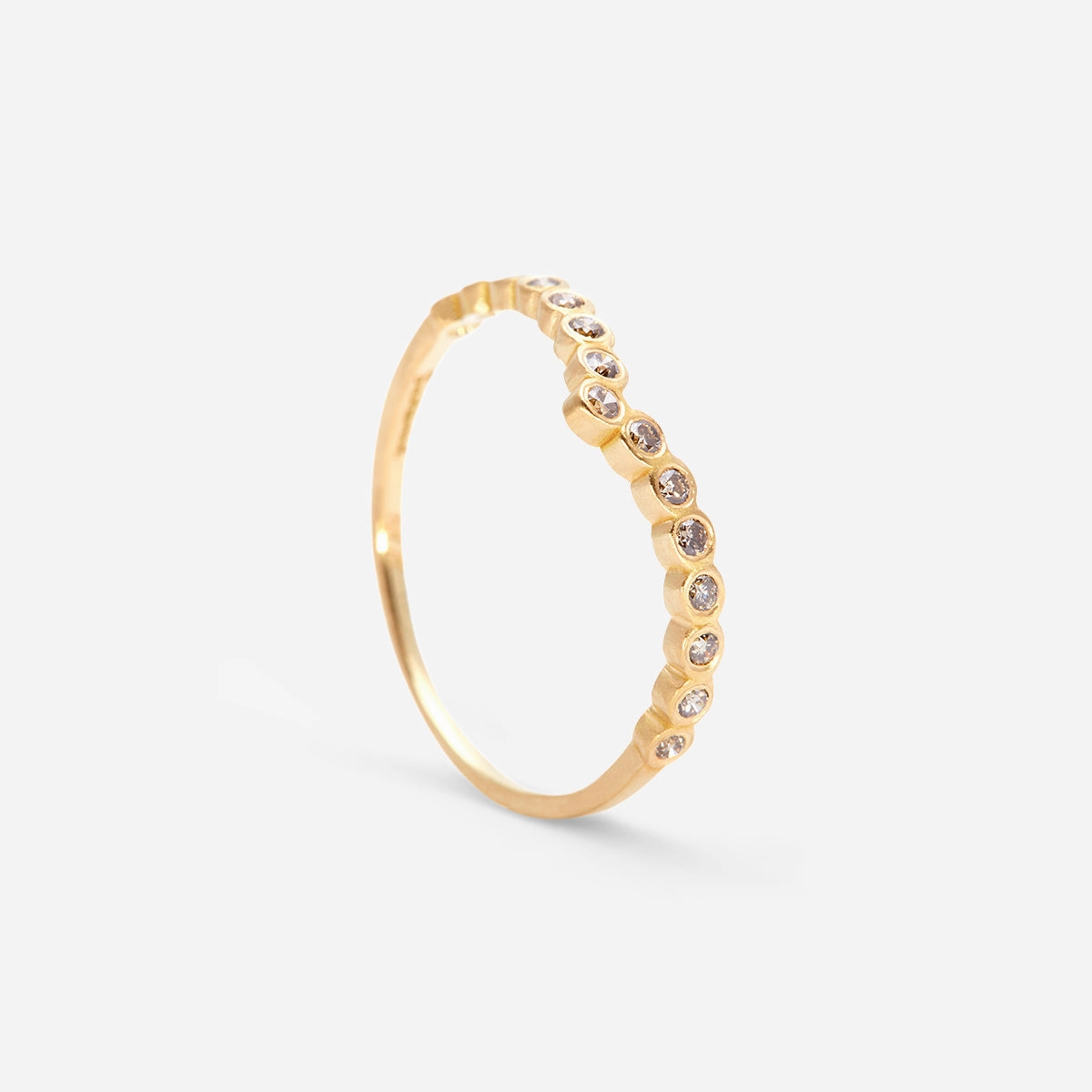Brown Diamond Cresting Circle Band | R11501BR