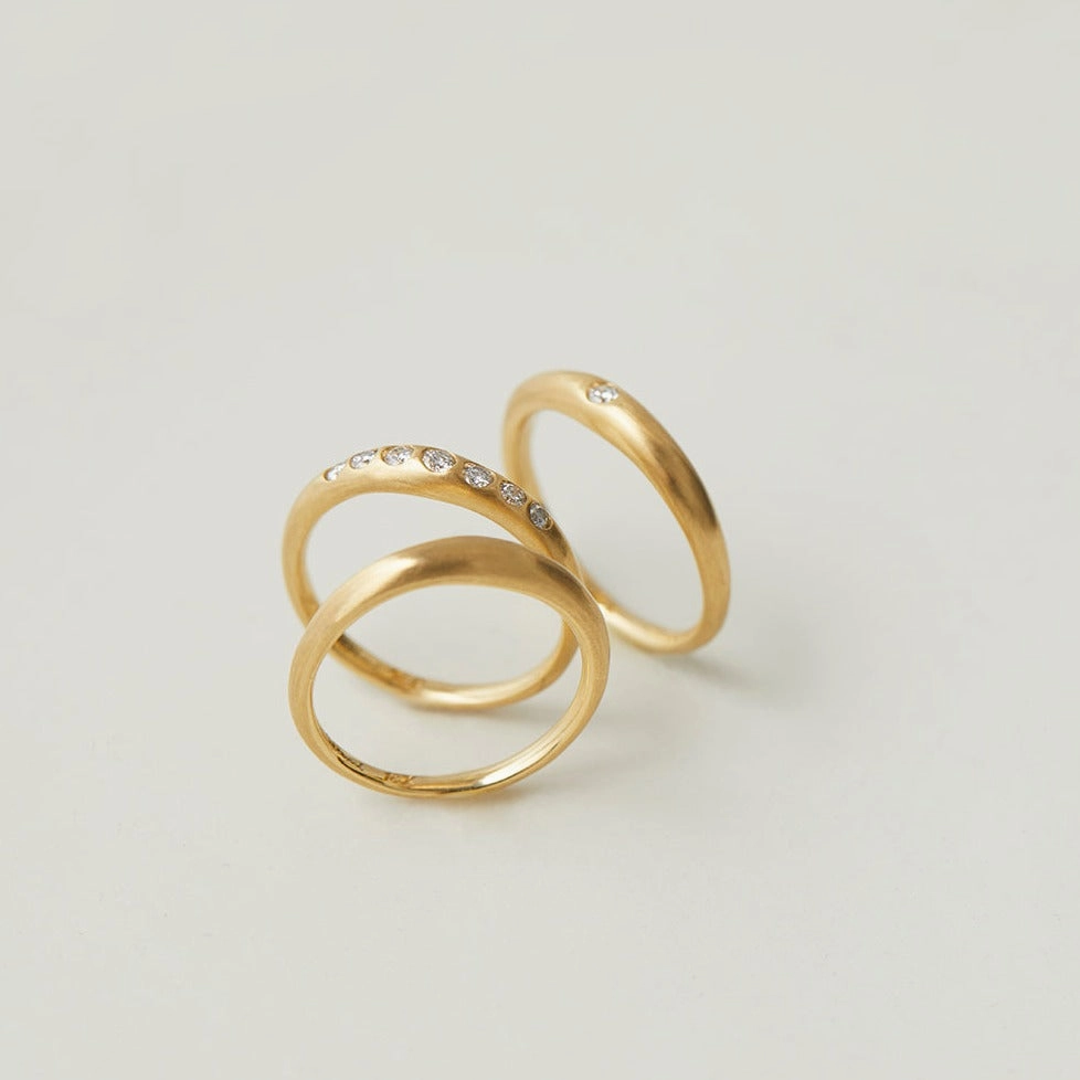 Cascading White Diamond Taper Band | R10503W