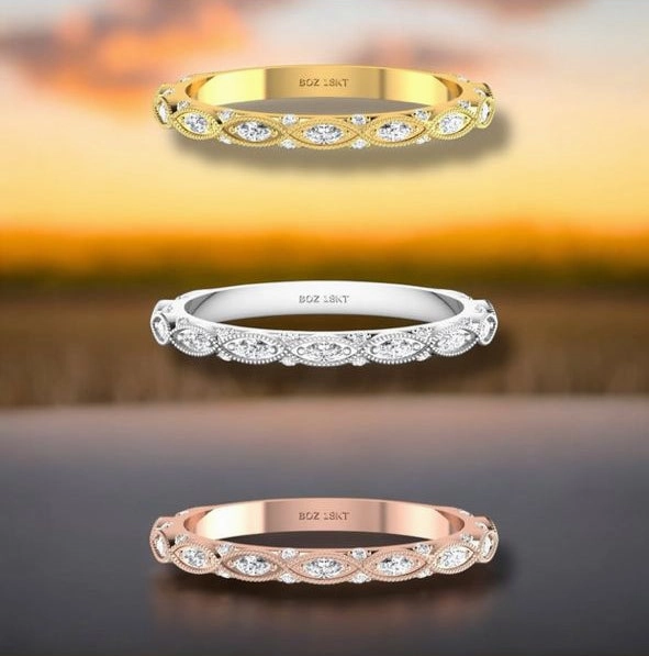 Hazel Moissanite Band in 18k Gold