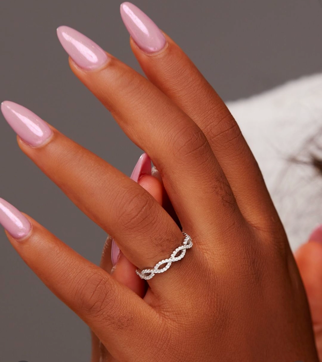 Infinity Diamond Band in 18K Gold