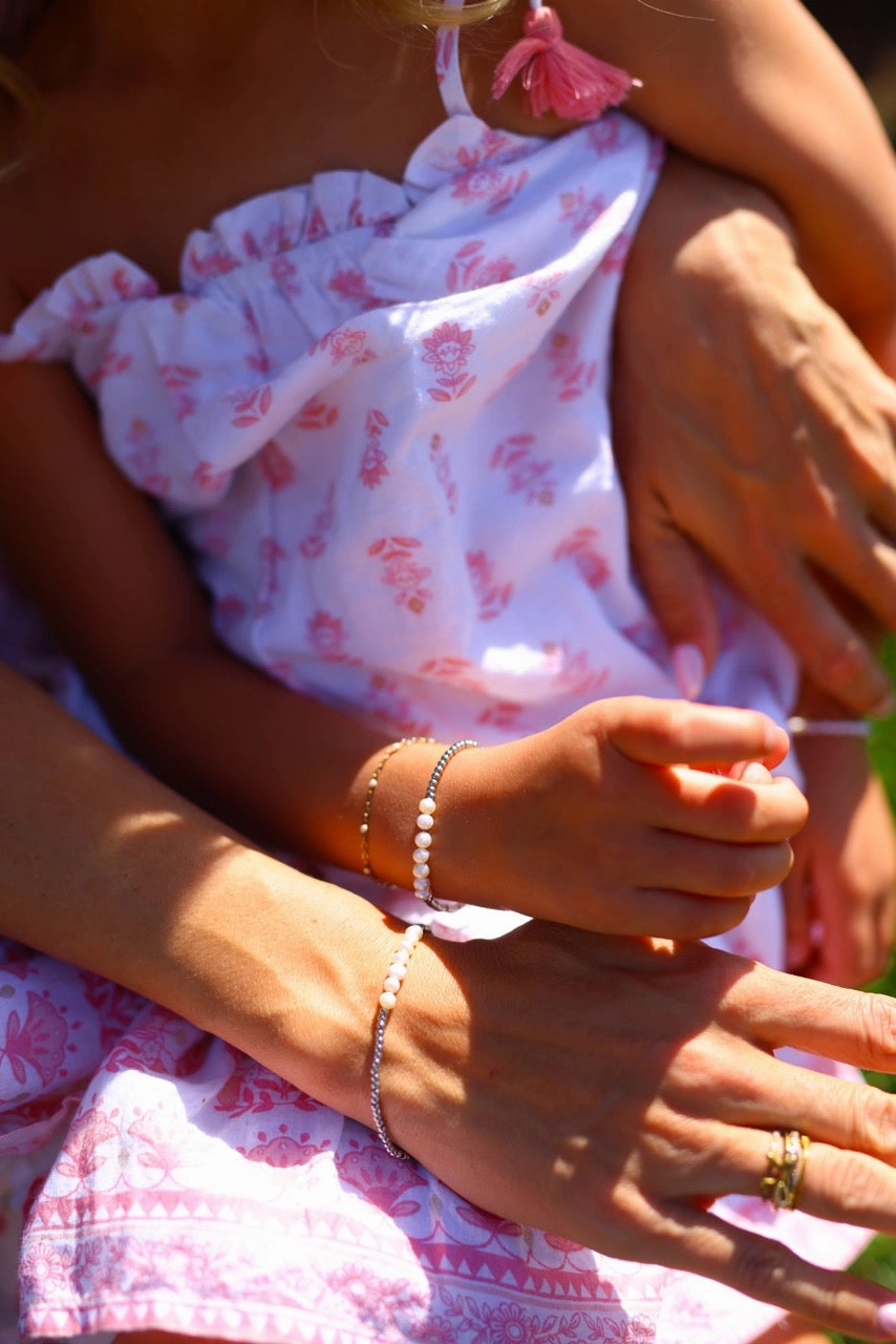 Momma & Daughter Pearl   Dotted Bracelet