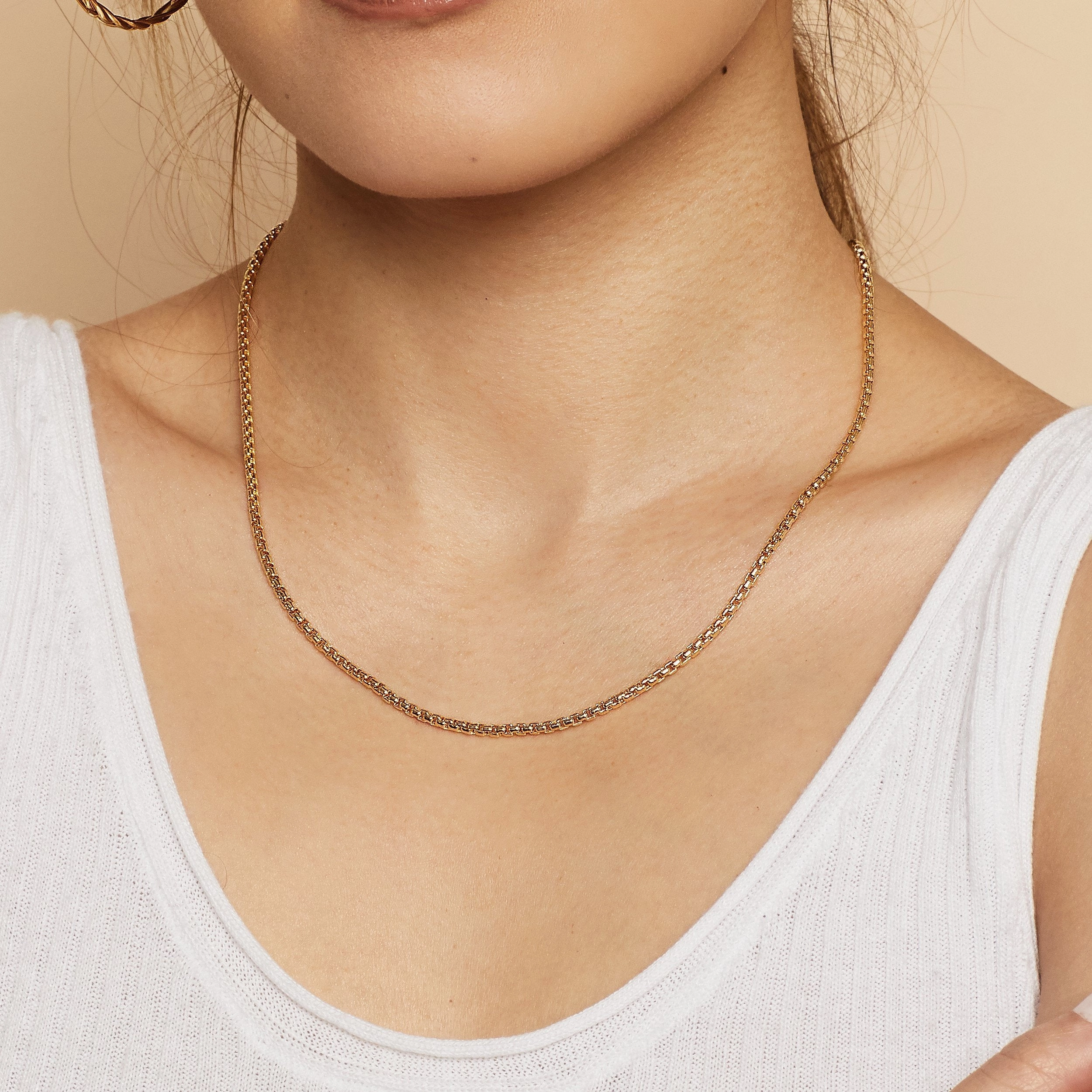 Round Bodega Necklace
