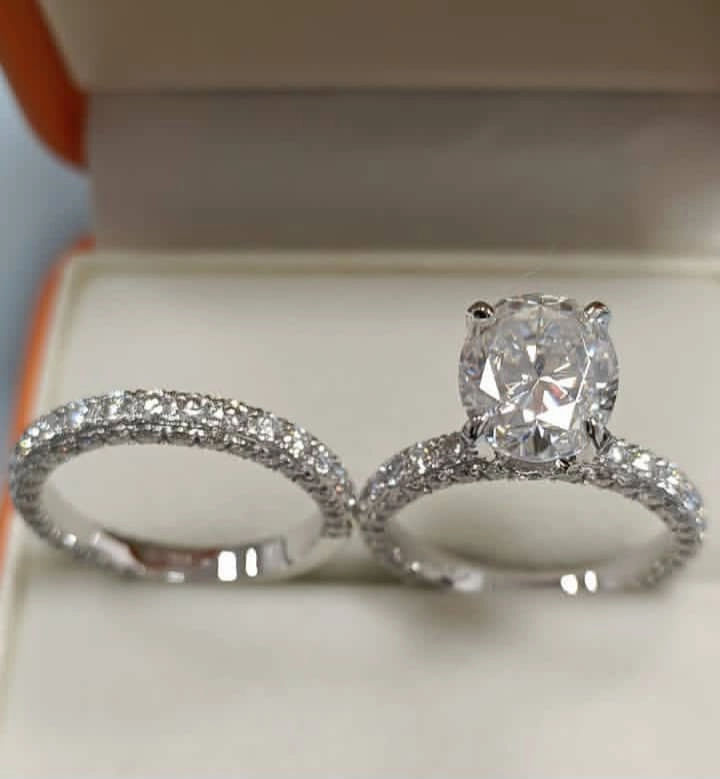 Wendy Oval Cut Moissanite Bride set in Platinum