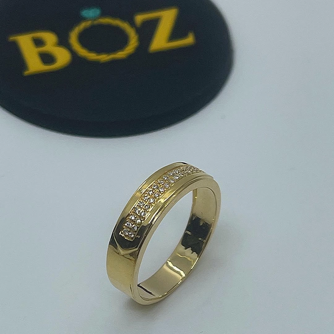 Zion Natural Diamond Band in 18K Gold